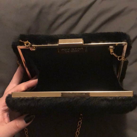 Fuzzy Bar Purse - Picture 2 of 2